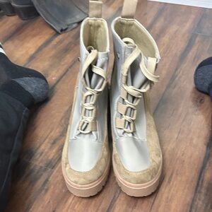 Women's Beige and Cream Winter Boots